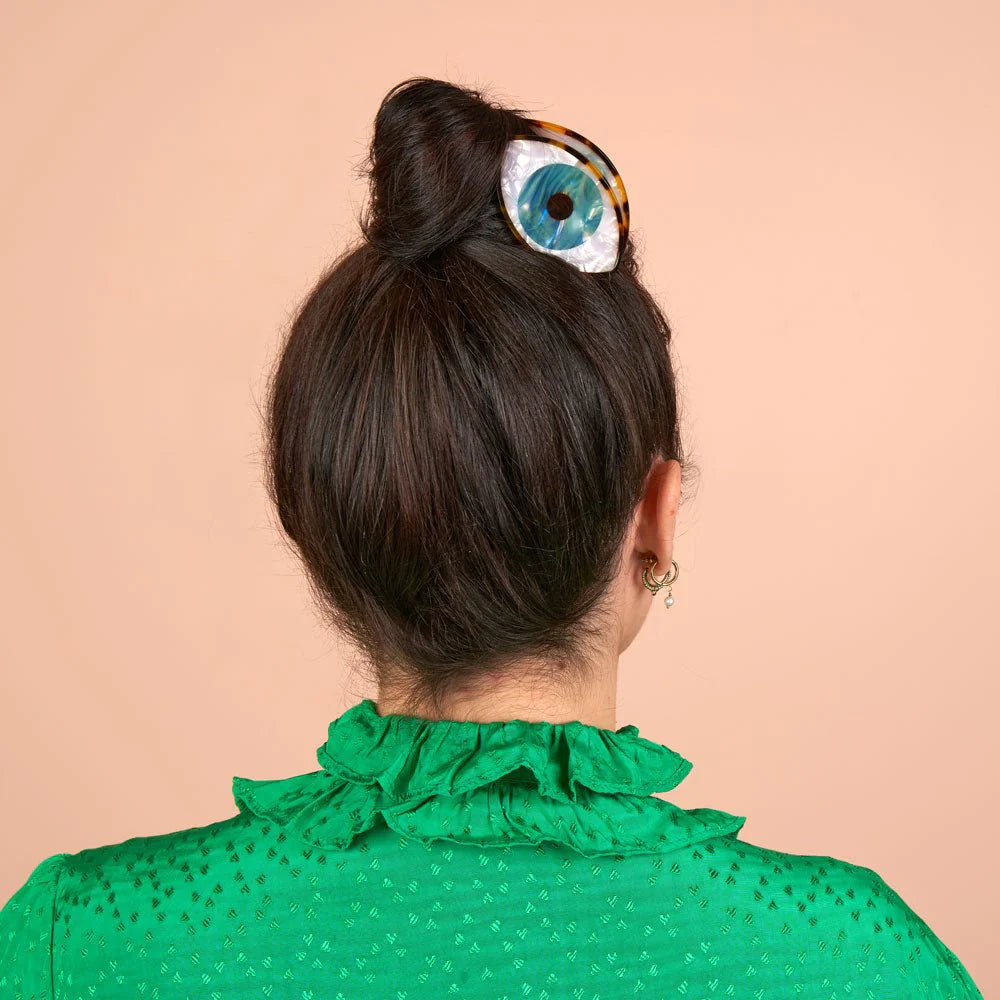 Blue Eye Hair Claw