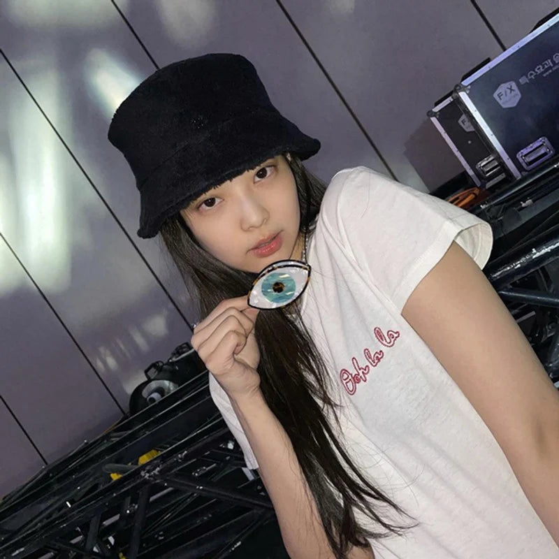 Blue Eye Hair Claw